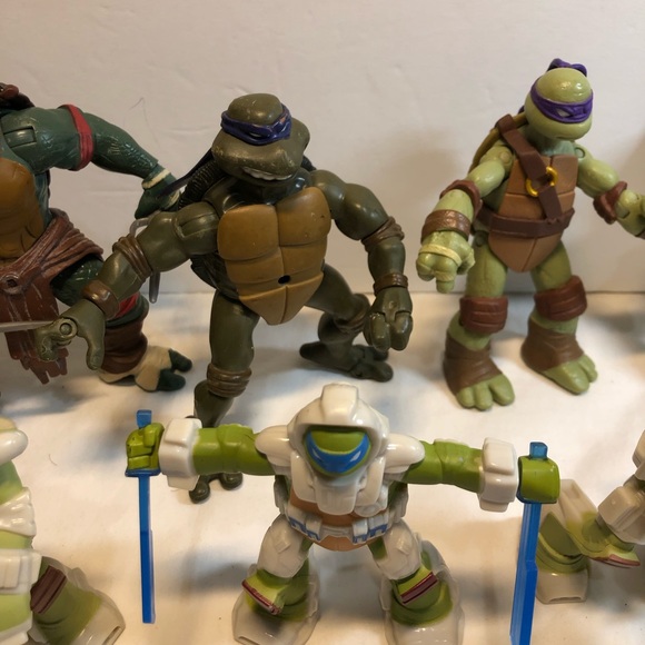Lot Of 15 Assorted Teenage Mutant Ninja Turtles TMNT 2002-2012 - Picture 5 of 11